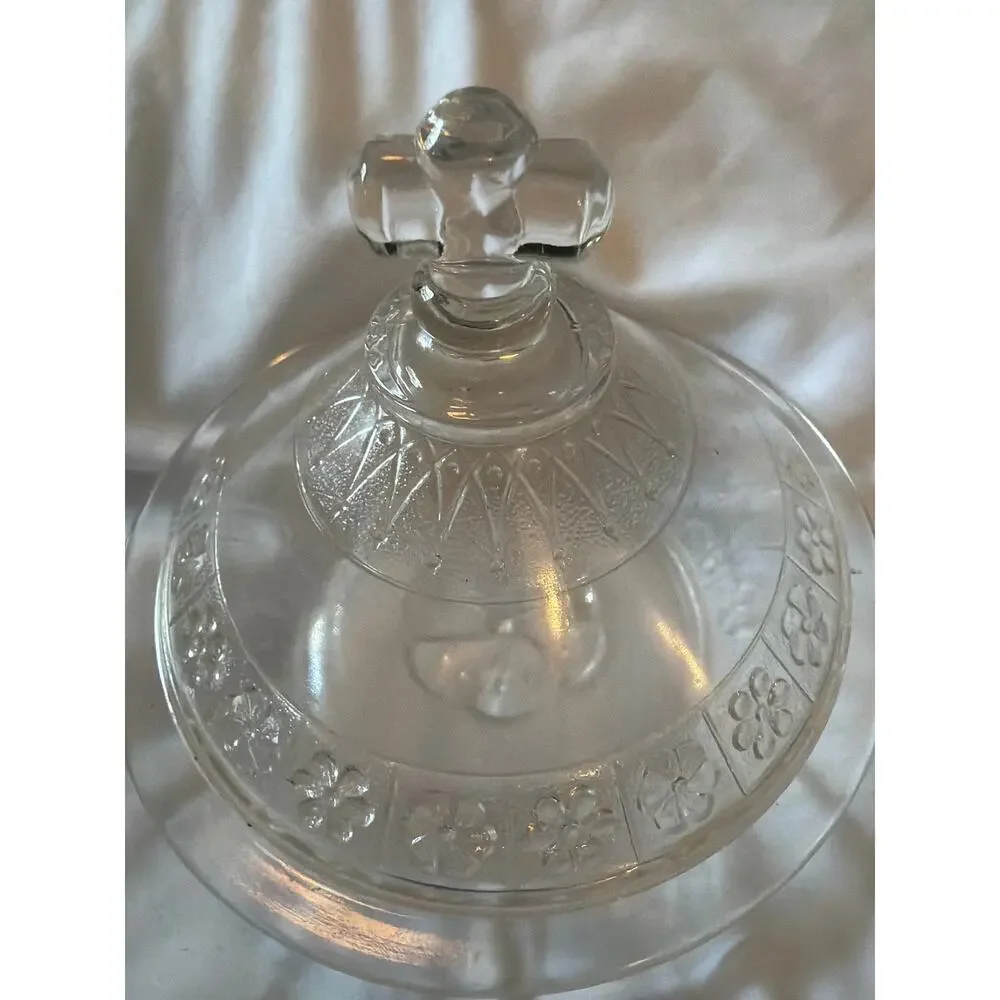 Vintage Clear Pressed Glass Covered Candy Dish Bonbon Bowl Clover Finial Lid